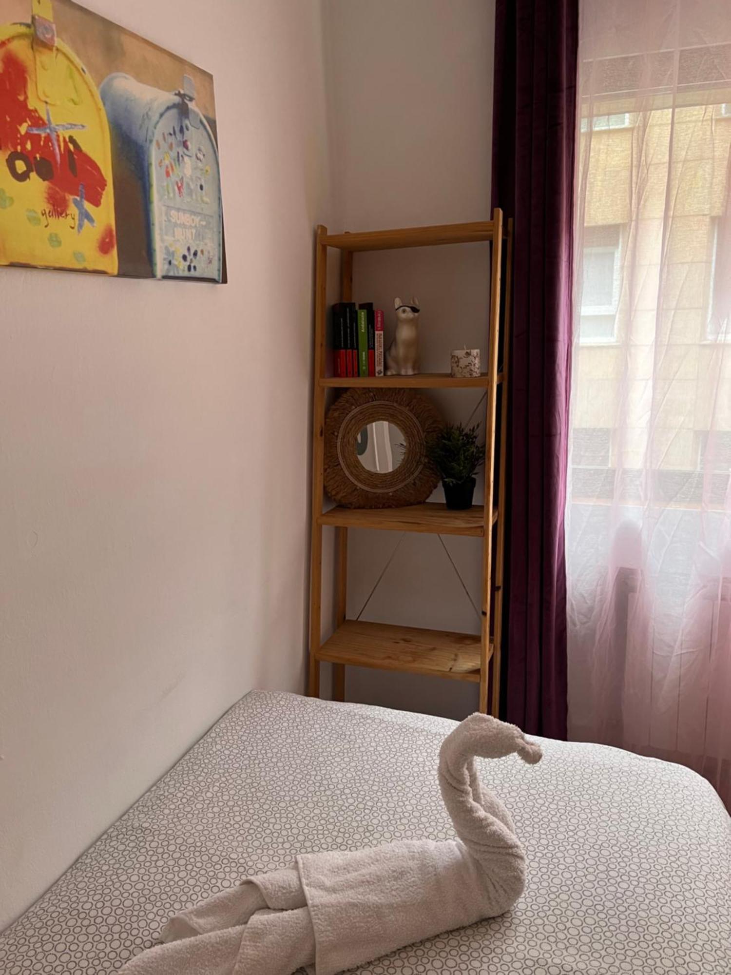 Roomin Hostel Salamanca Exterior photo