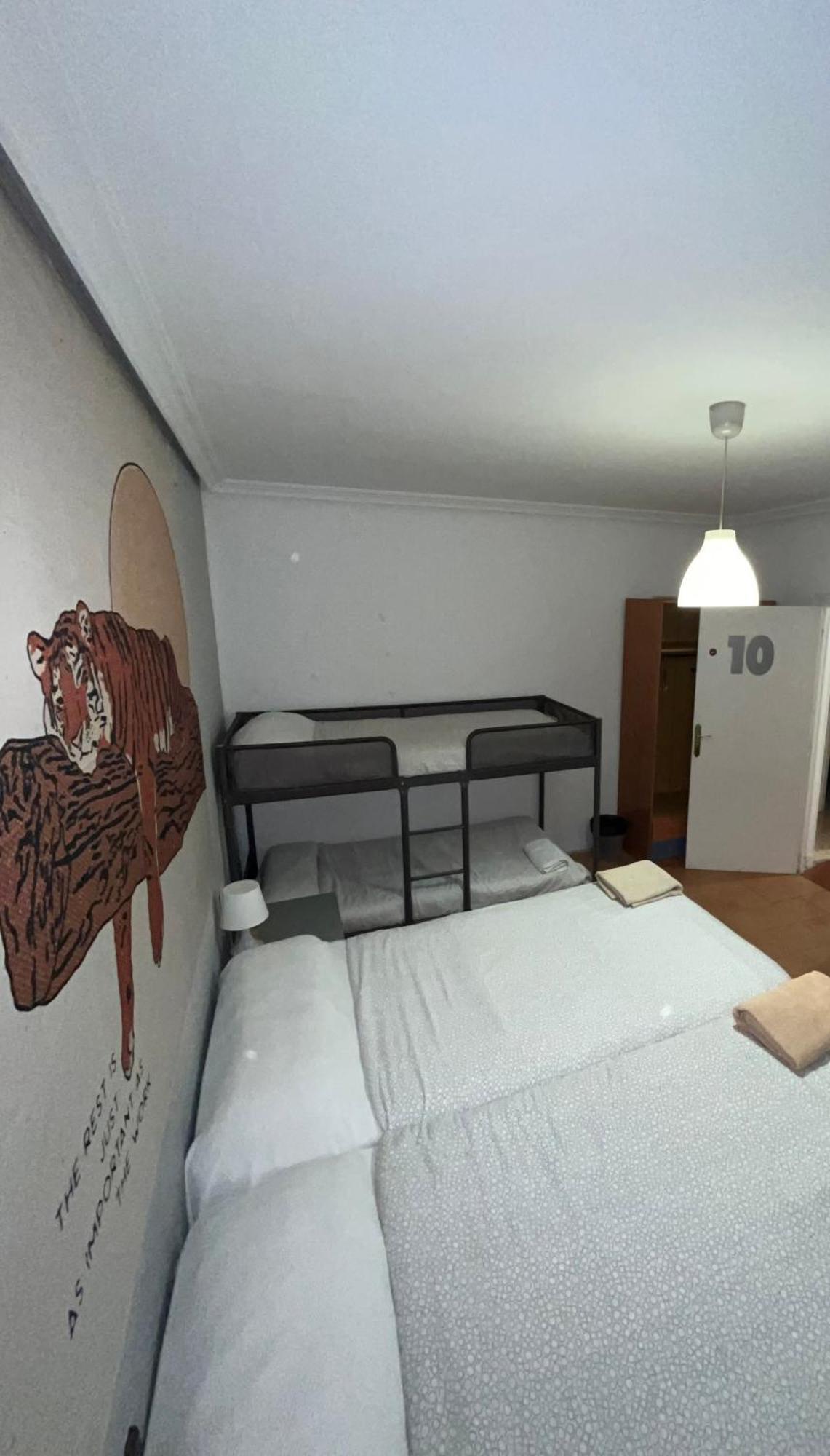 Roomin Hostel Salamanca Exterior photo